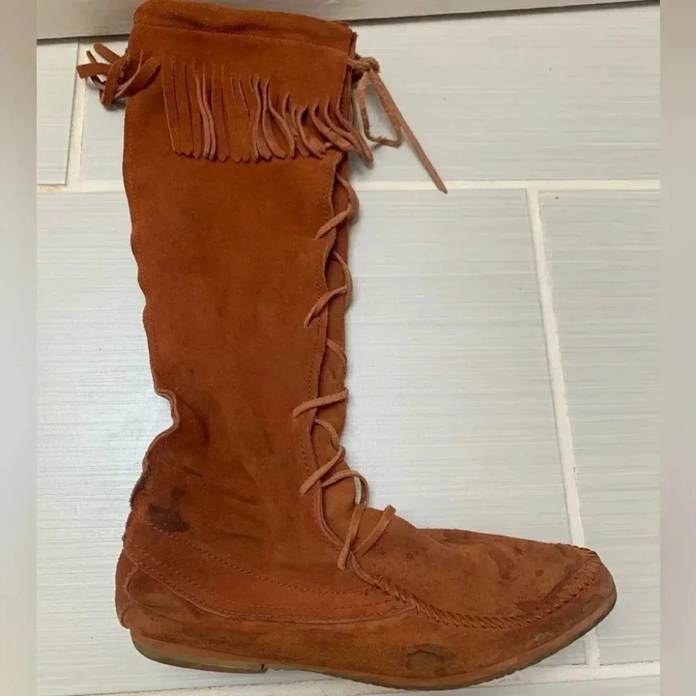 Minnetonka wear stains